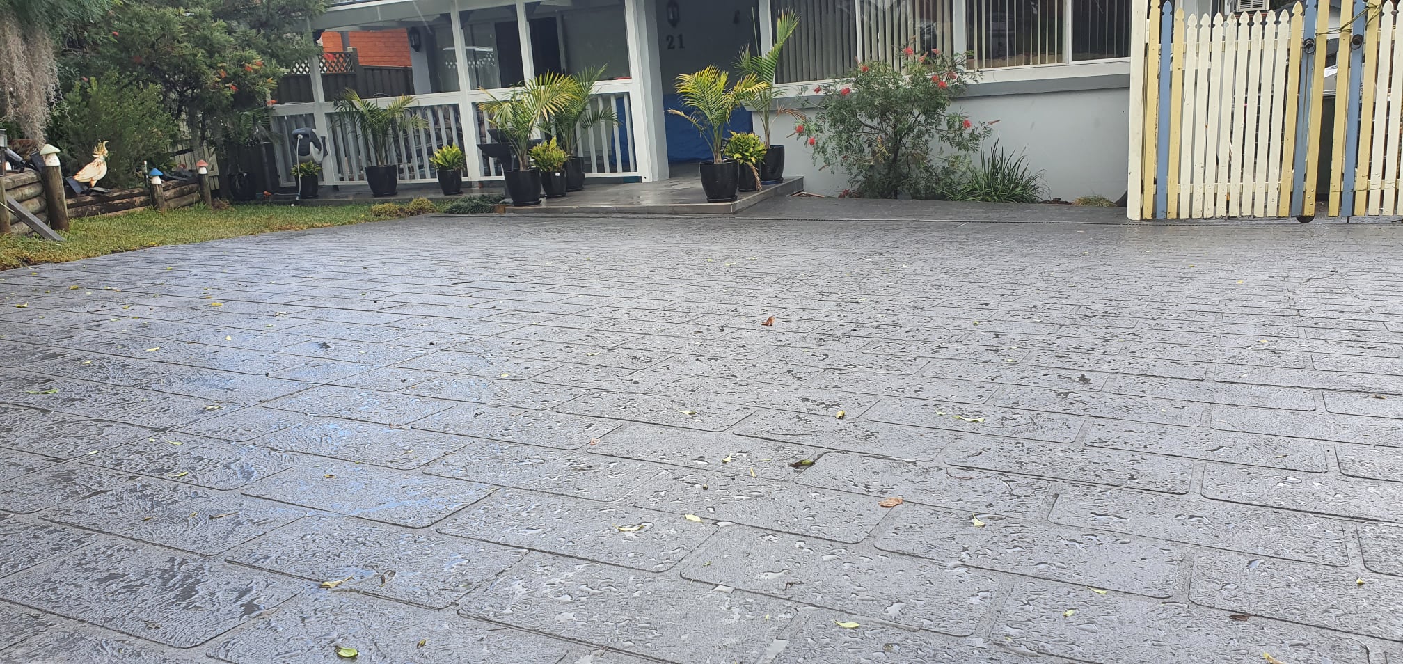 Stencil concrete with same colour grout